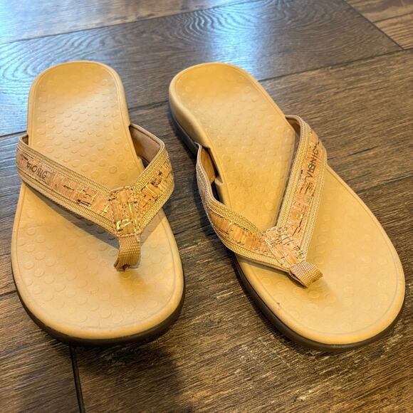 Vionic Flip Flop Sandals Tan Cream Brown Sole Colored Flat Womens Size 9 - Picture 1 of 6